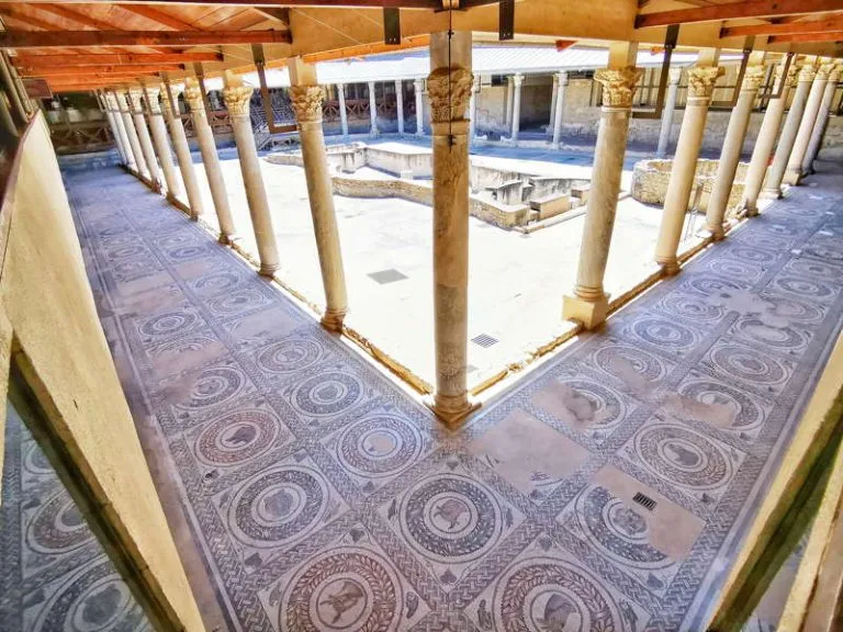 Ingresso Monumentale e Vestibolo — Villa Romana del Casale